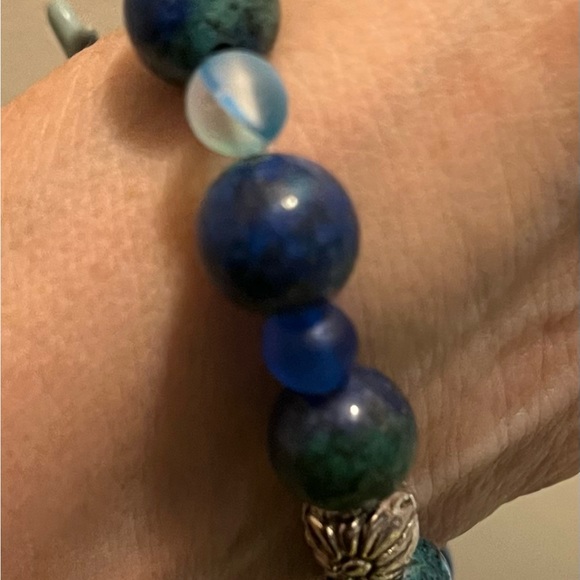 Blue Beaded Stretch Bracelet with Whale Charm - Picture 7 of 9